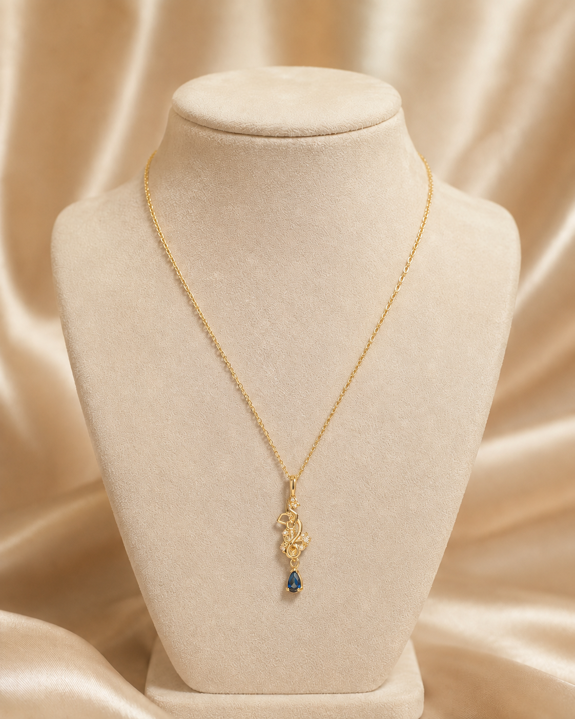 Saphira Pendant Necklace