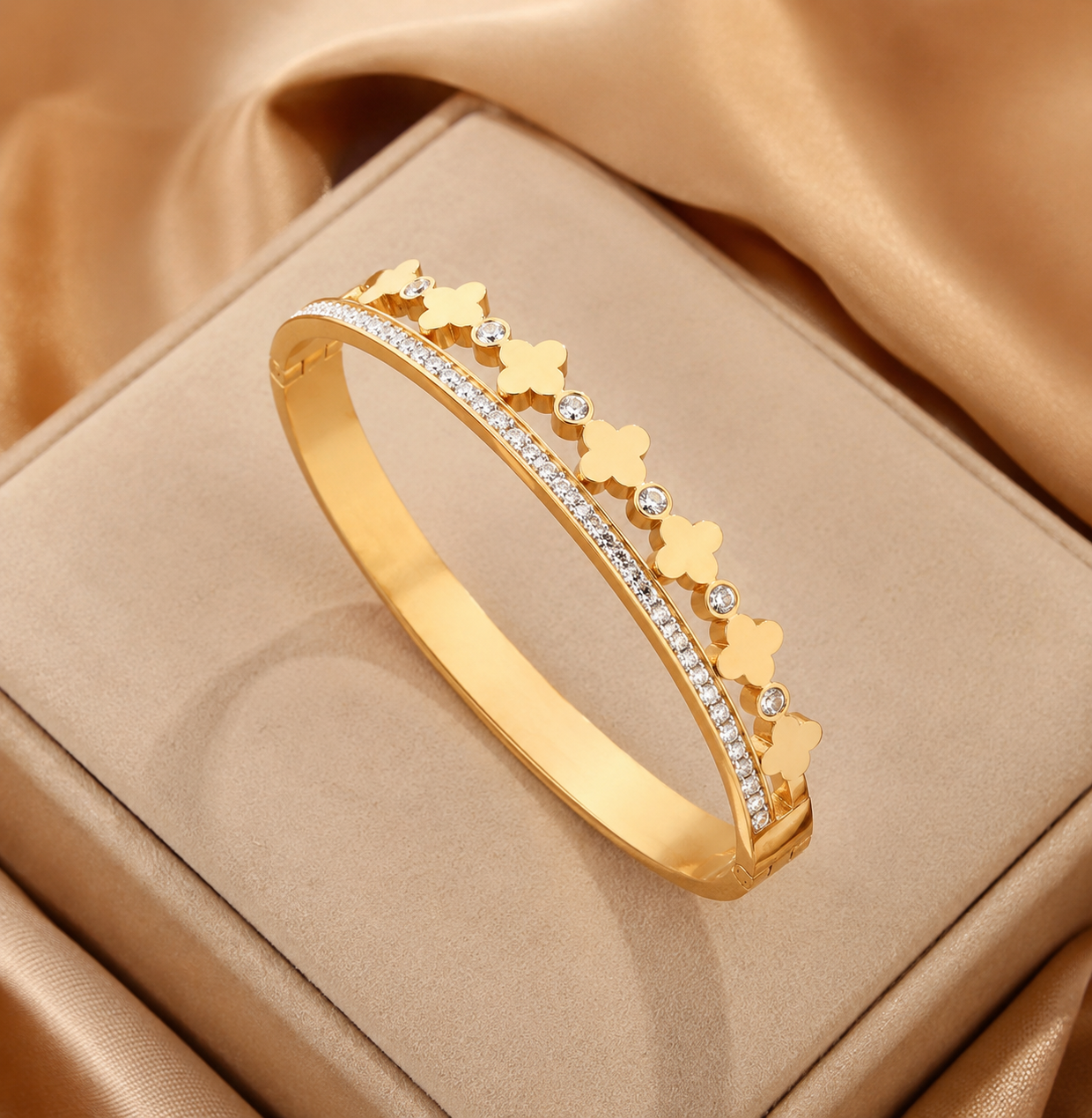 Fleur Éternelle Bangle