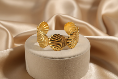 Coquille Shell Cuff on Velvet Holder - Wide