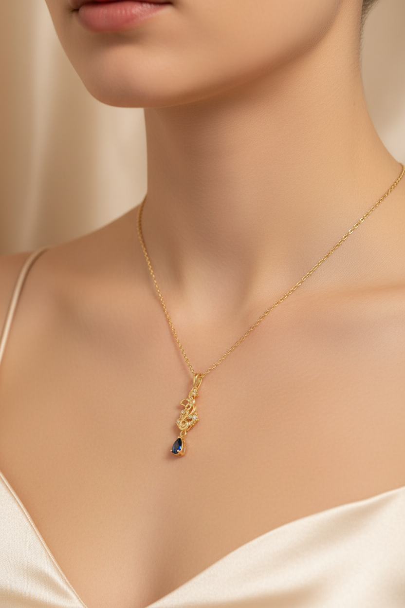 Saphira Necklace on Model - Editorial